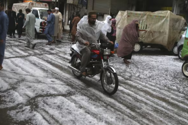 Heavy rainfall Claims 8 Lives, Leaves 12 Injured in Pakistan